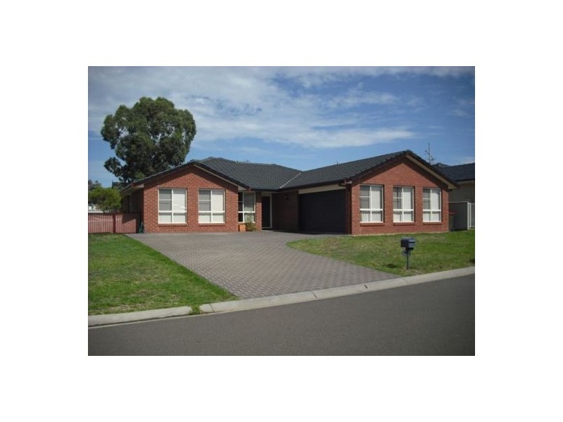 3 The Grove, Tamworth NSW 2340