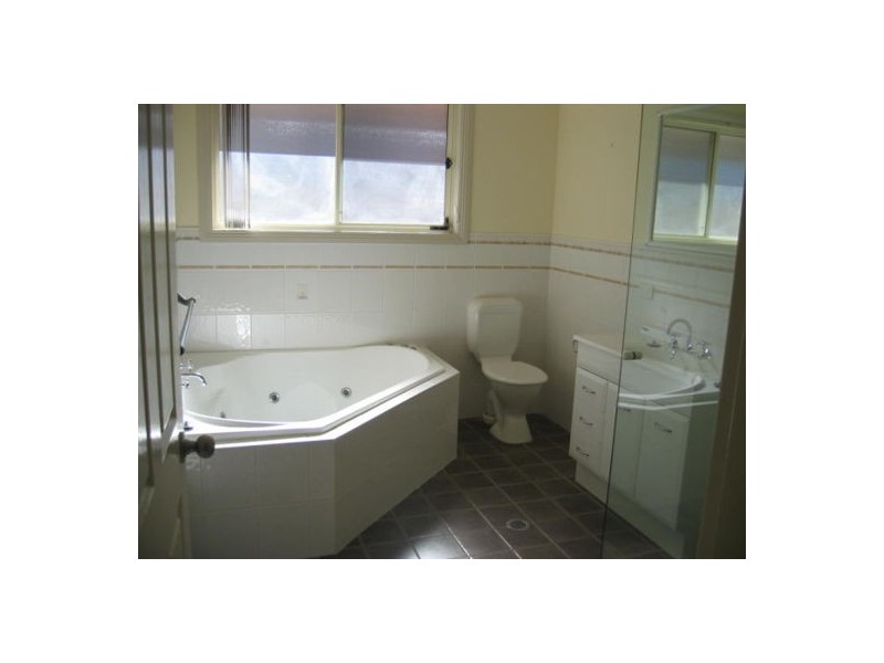 3 The Grove, Tamworth NSW 2340