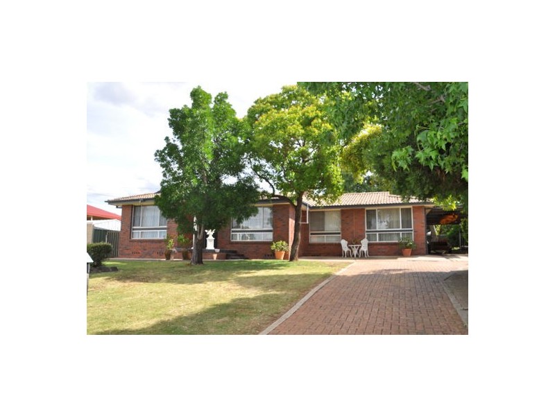 37 Harrier Parade, Tamworth NSW 2340