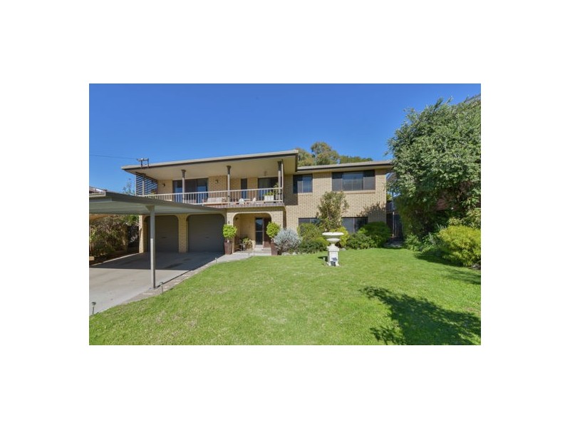 8 Amaroo Road, Tamworth NSW 2340