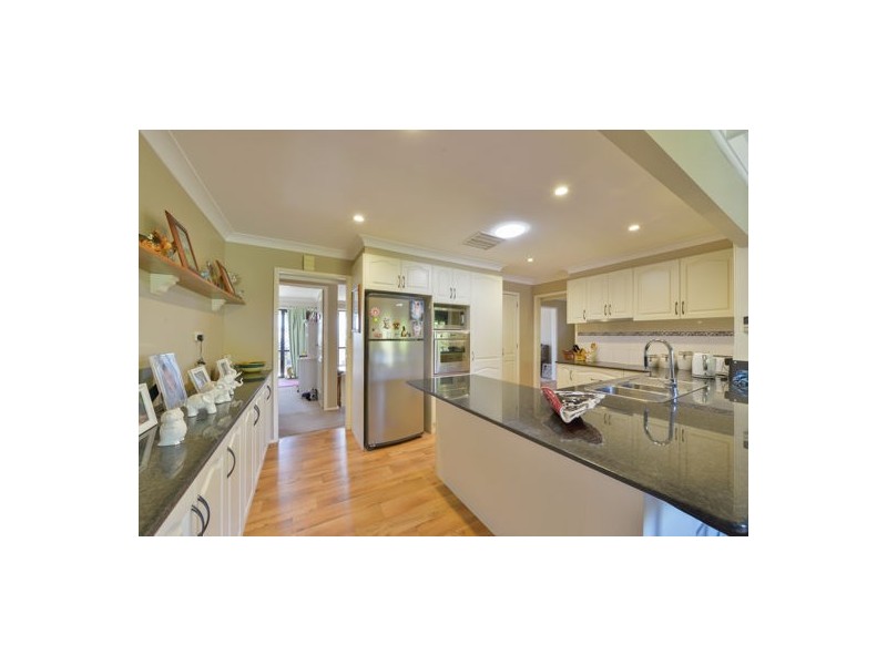 8 Amaroo Road, Tamworth NSW 2340