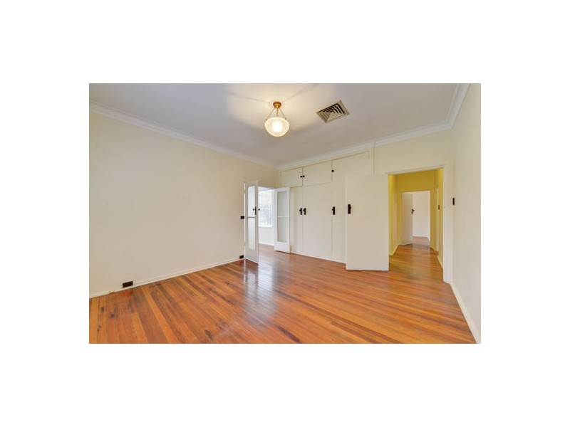 61 White Street, Tamworth NSW 2340