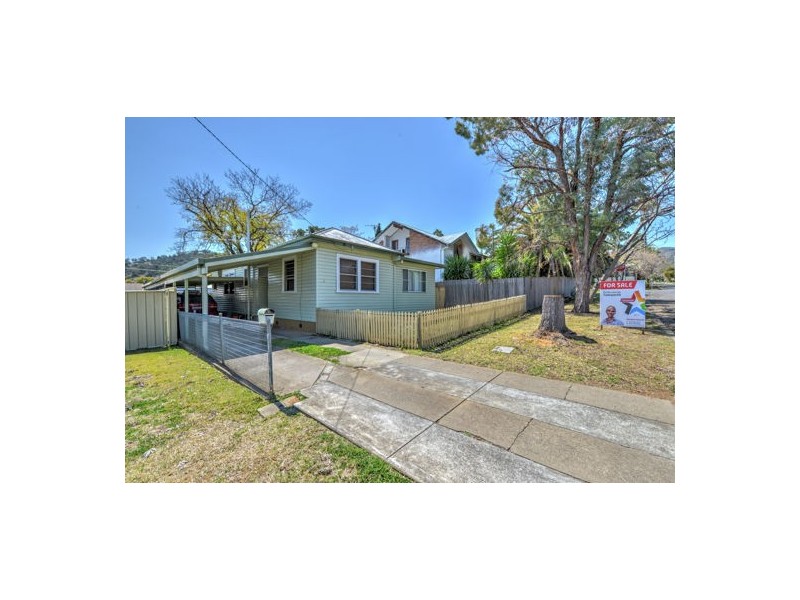 8 Elizabeth Street, Tamworth NSW 2340