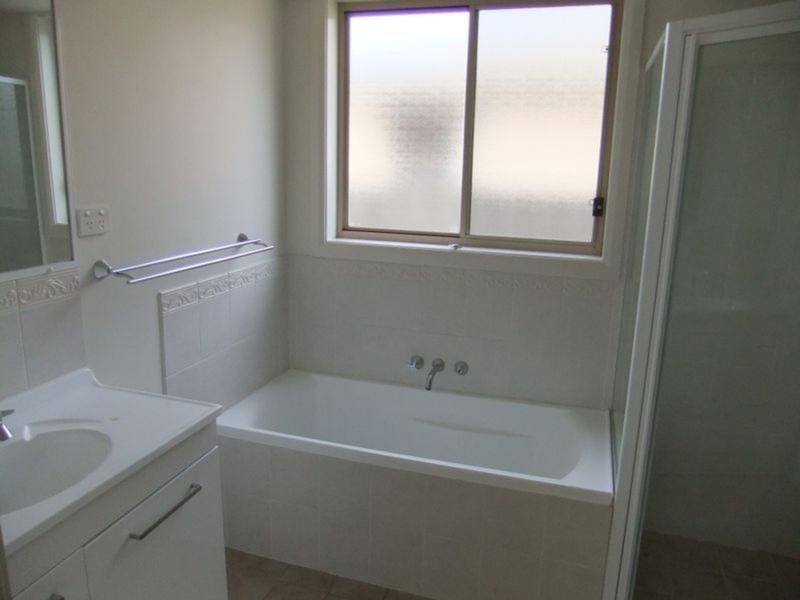 4 Tasman Place, Tamworth NSW 2340