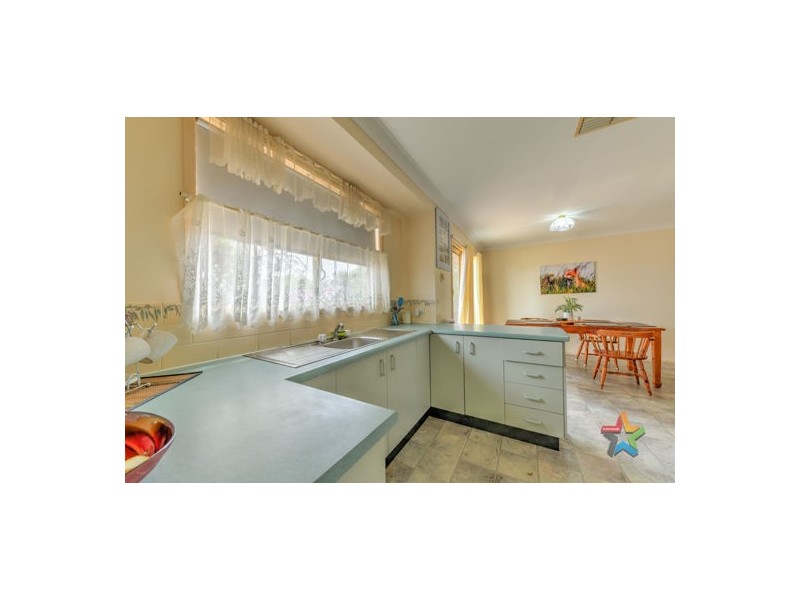 8 Grevillea Place, Tamworth NSW 2340