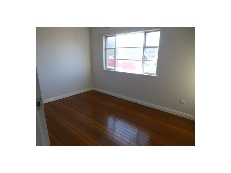 12A Top Floor Bourke Street, Tamworth NSW 2340