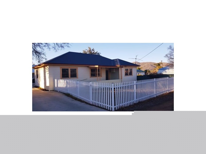 2 Cambridge Street, Tamworth NSW 2340