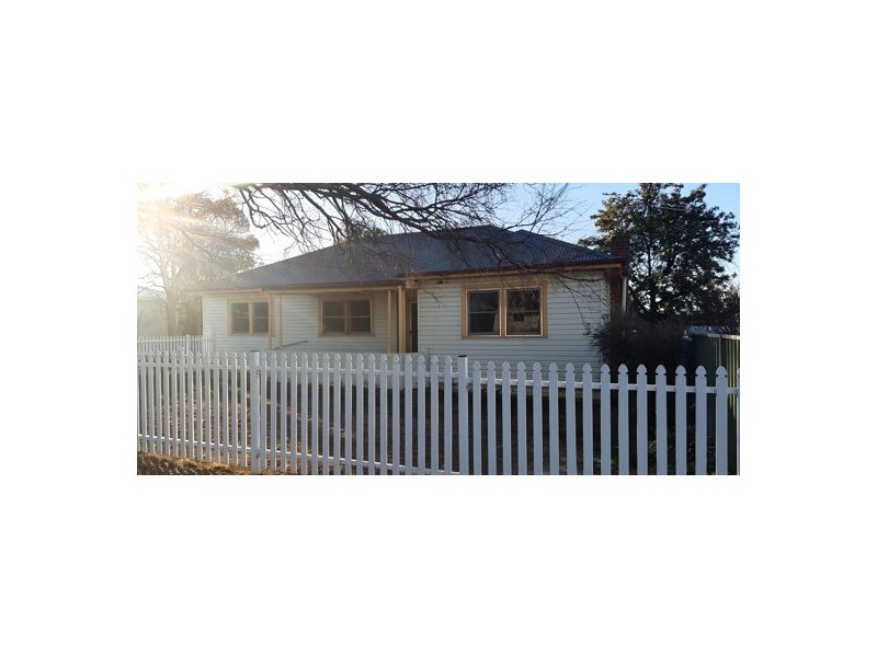 2 Cambridge Street, Tamworth NSW 2340