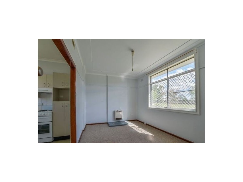 12 Thompson Crescent, Tamworth NSW 2340
