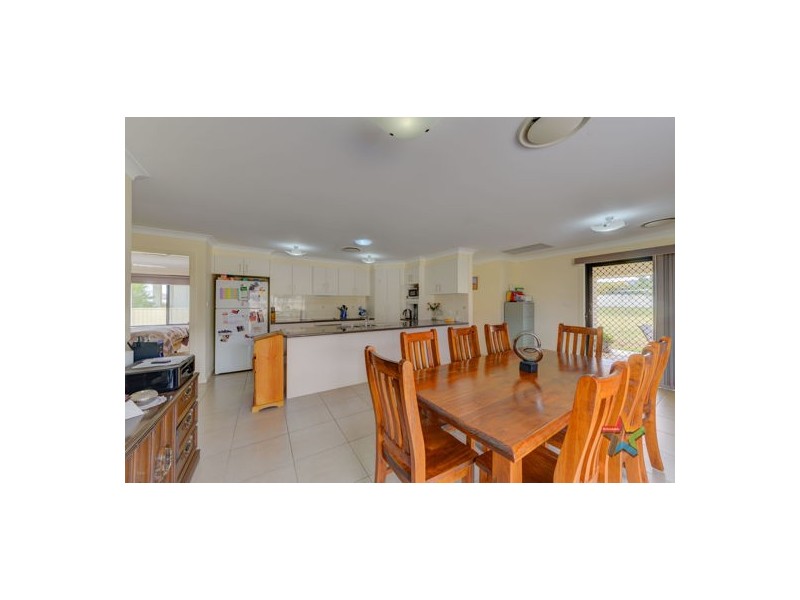 19 Kalinda Place, Tamworth NSW 2340