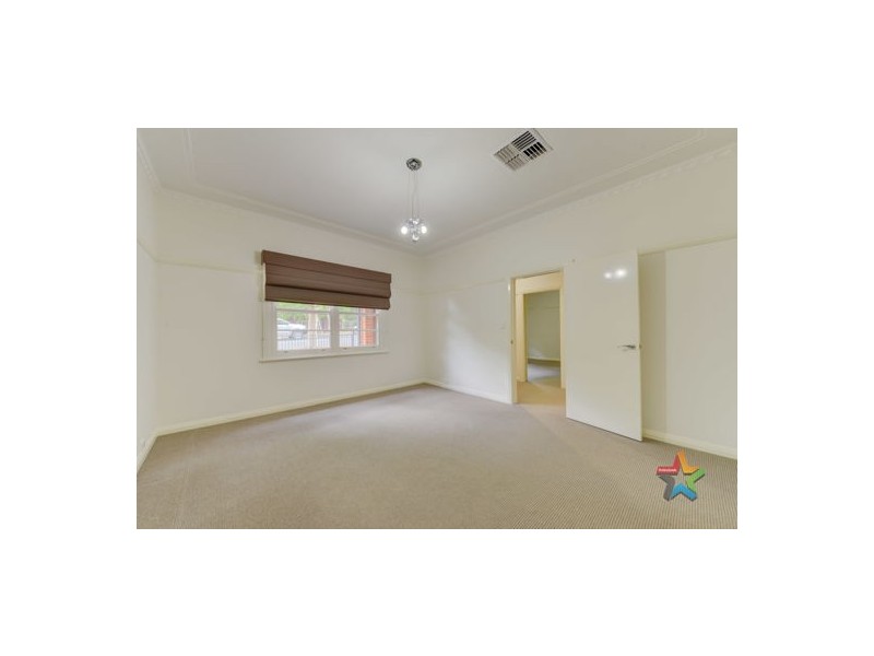 1 Douglas Avenue, Tamworth NSW 2340