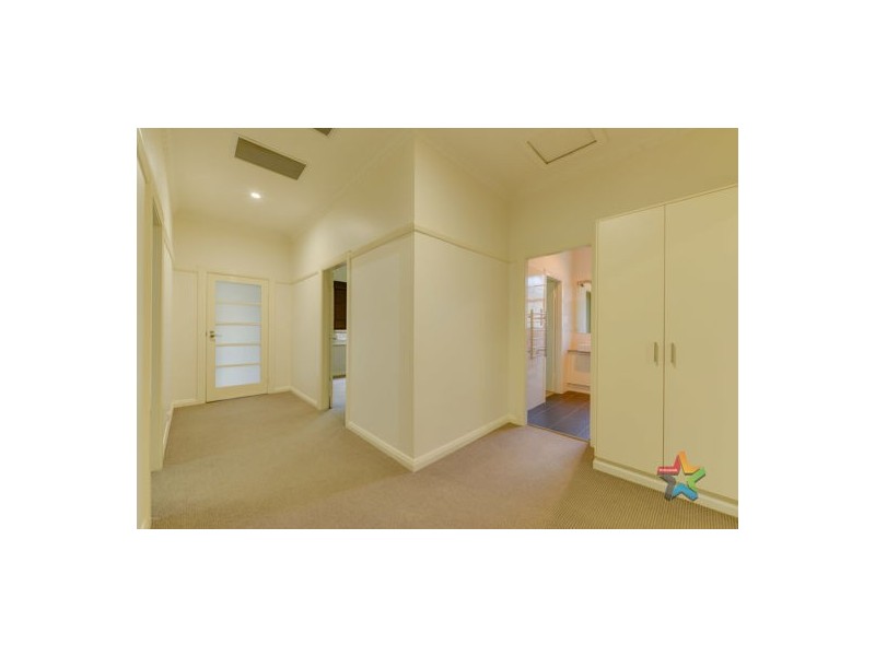 1 Douglas Avenue, Tamworth NSW 2340