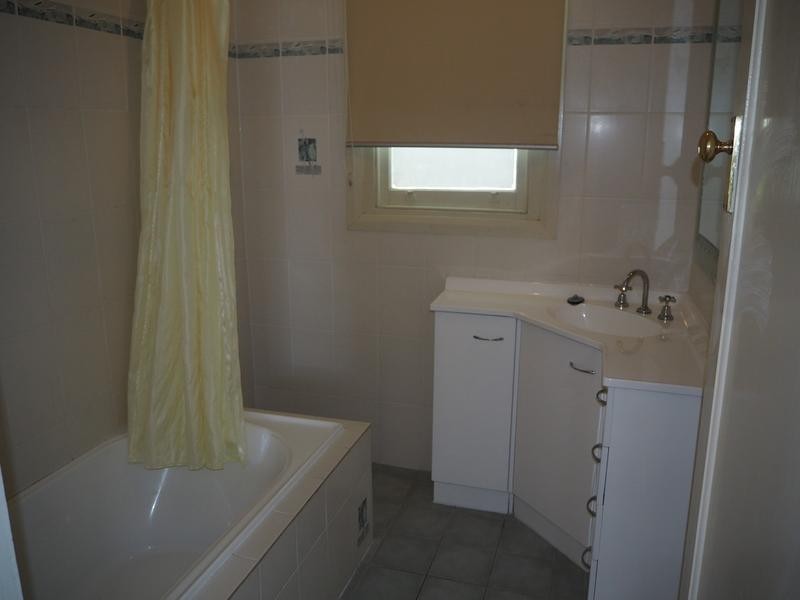 26 Woodstock Street, Tamworth NSW 2340