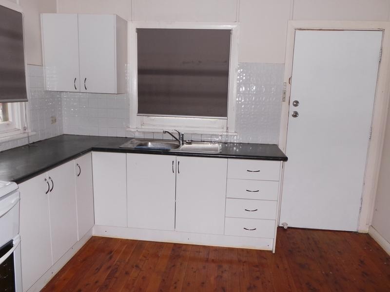 76 Belmore Street, Tamworth NSW 2340