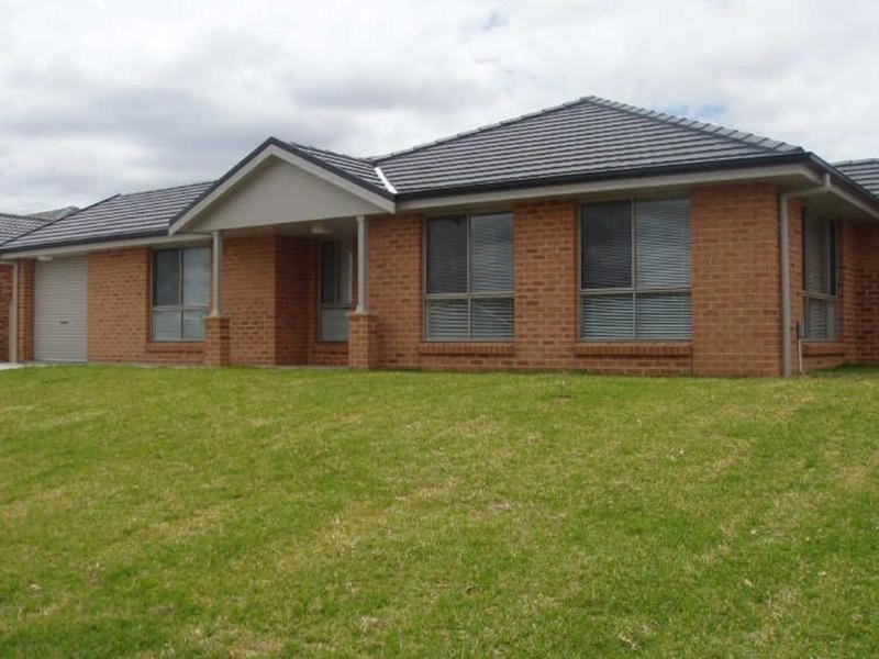 1/2 Minimbah Close, Tamworth NSW 2340