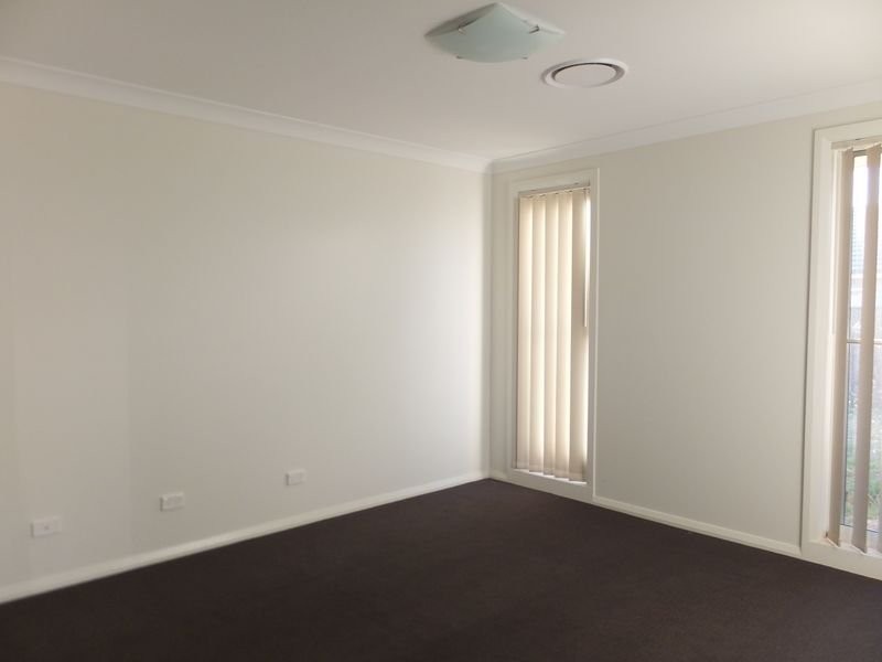 15 Regal Park Drive, Tamworth NSW 2340