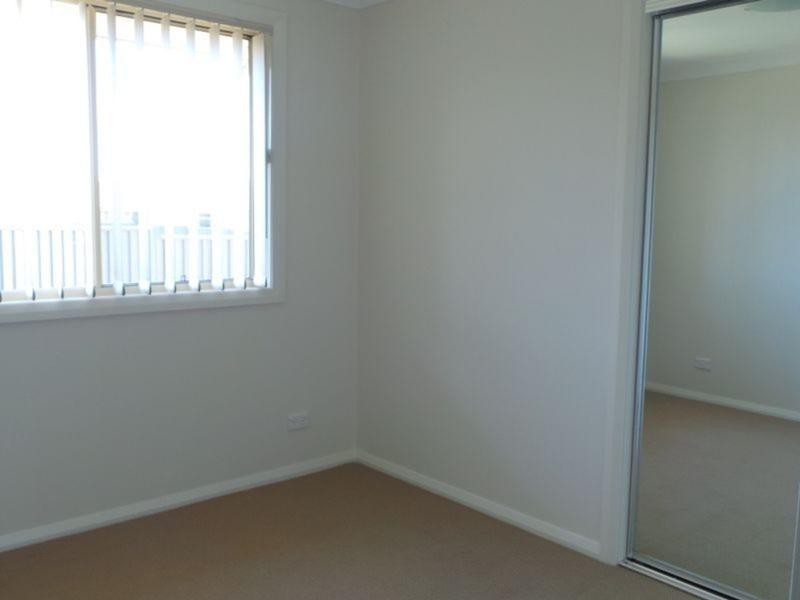 21 Regal Park Drive, Tamworth NSW 2340