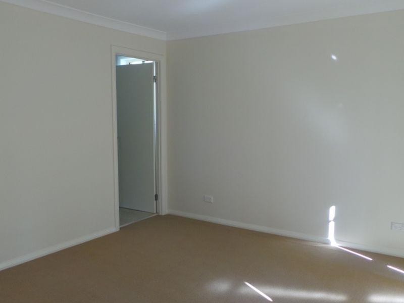 21 Regal Park Drive, Tamworth NSW 2340