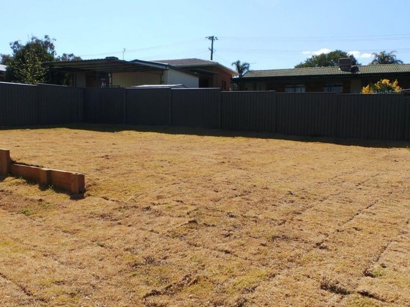 24 Regal Park Drive, Tamworth NSW 2340