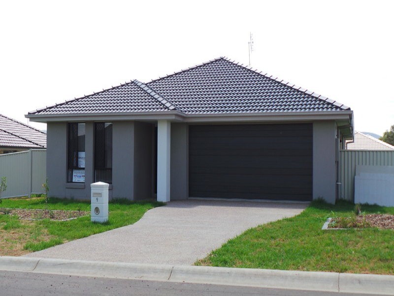 9 Drakeford Street, Tamworth NSW 2340