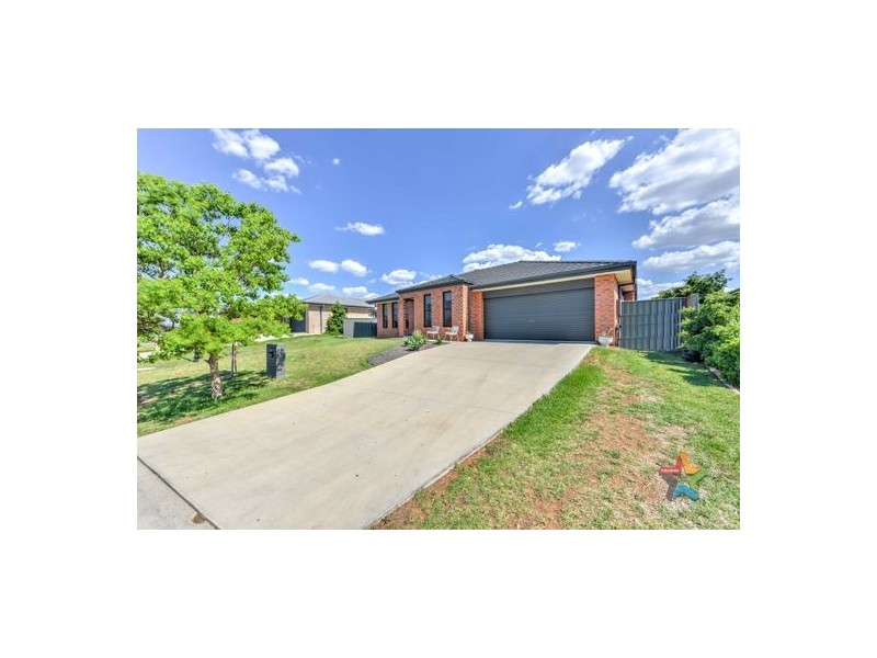 11 Wagtail Close, Tamworth NSW 2340