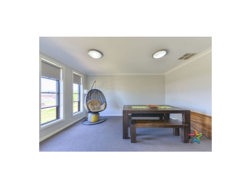 11 Wagtail Close, Tamworth NSW 2340