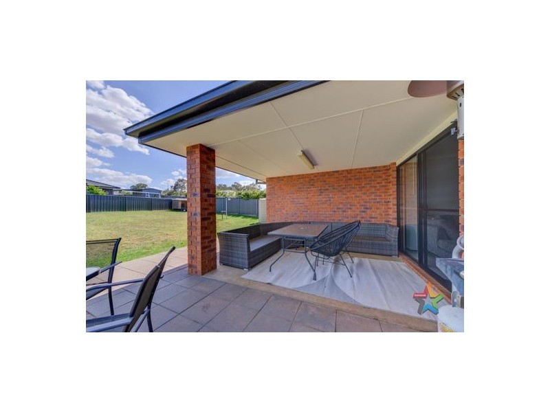 11 Wagtail Close, Tamworth NSW 2340