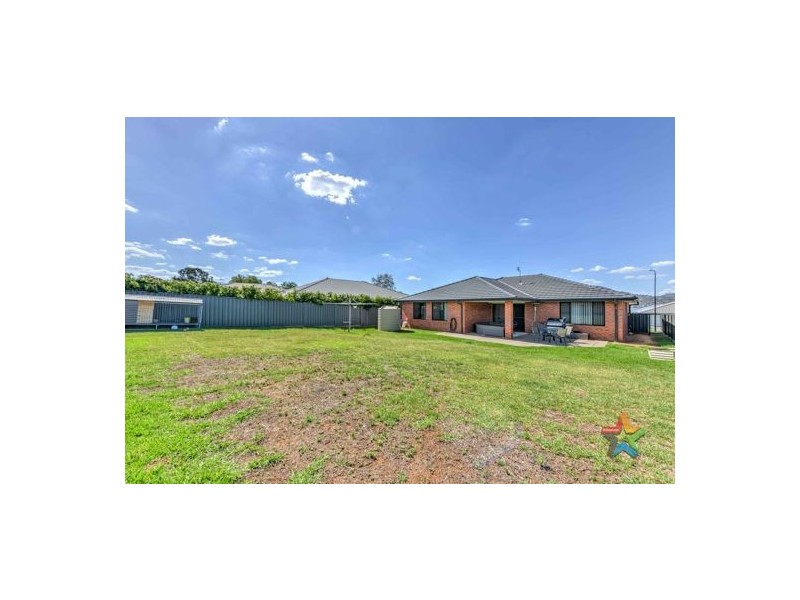 11 Wagtail Close, Tamworth NSW 2340