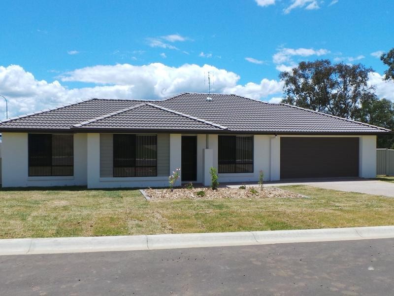 15 Mckinlay Place, Tamworth NSW 2340