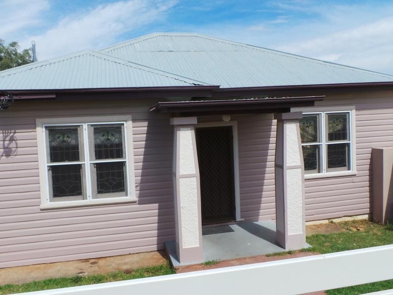 4 Cohen Street, Tamworth NSW 2340