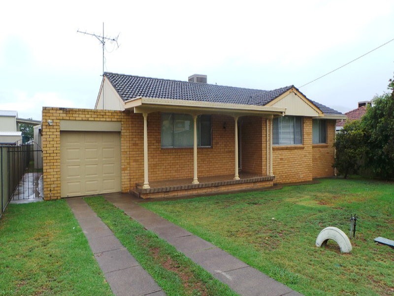 15 Kurrawan Street, Tamworth NSW 2340