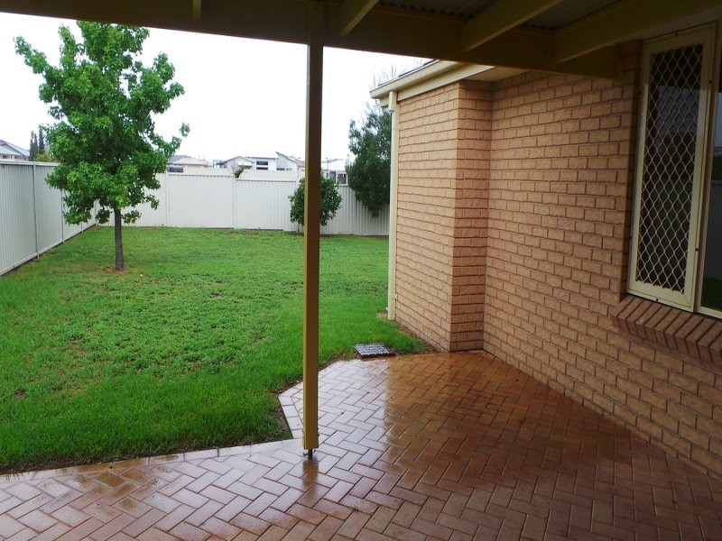 36 Wahroonga Drive, Tamworth NSW 2340