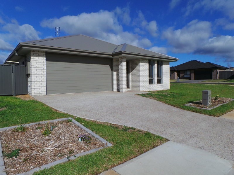 2 Kingham Street, Tamworth NSW 2340