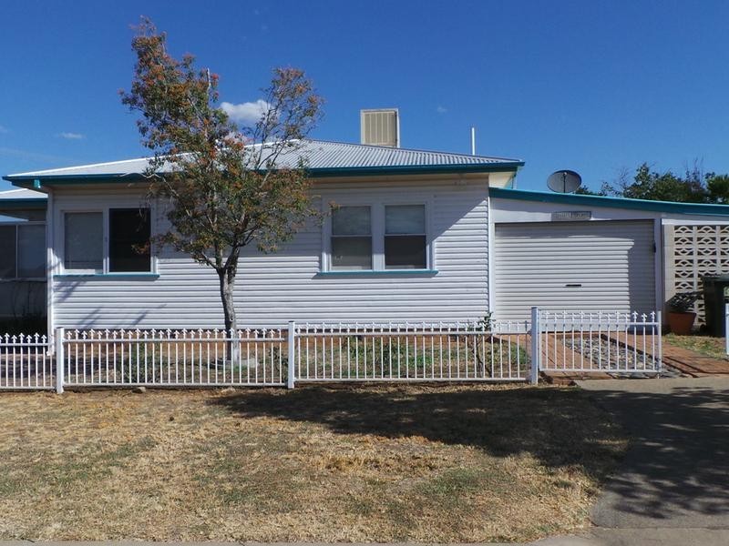 1 Winston Place, Tamworth NSW 2340