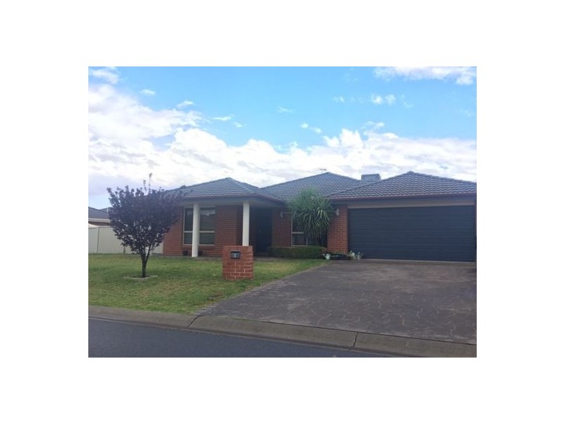 3 Bowman Drive, Tamworth NSW 2340