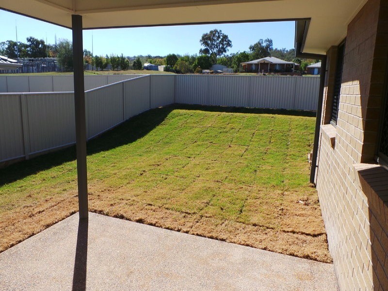 39 Tulipwood Crescent, Tamworth NSW 2340