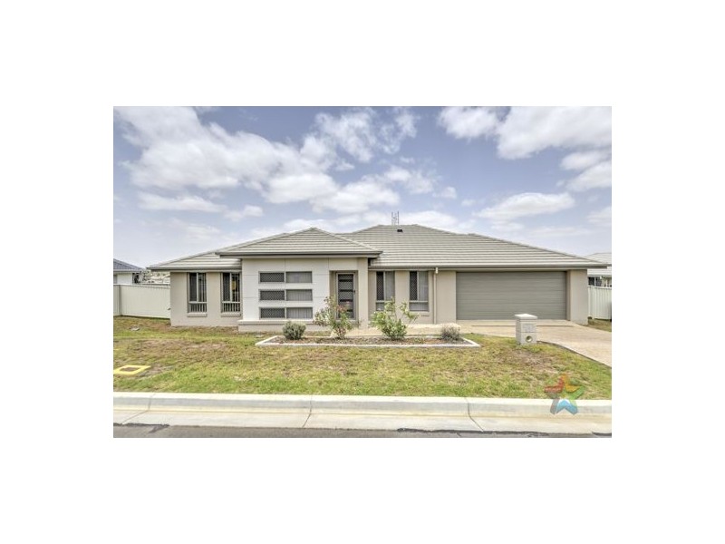 57 Tulipwood Cresent, Tamworth NSW 2340