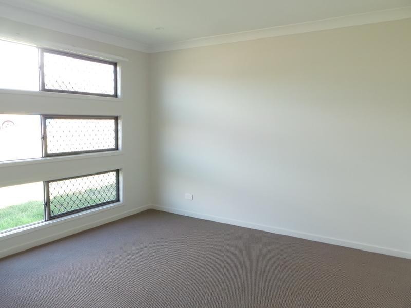 57 Tulipwood Cresent, Tamworth NSW 2340