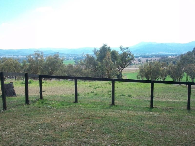 49 Woodside Chase, Tamworth NSW 2340