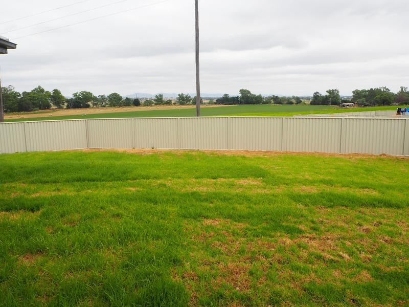 34 Tulipwood Cresent, Tamworth NSW 2340