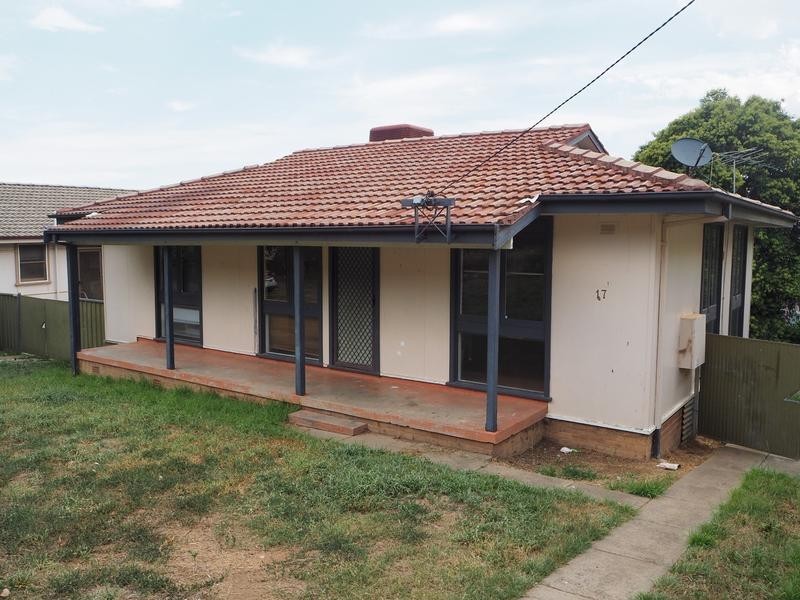 17 Mountview Crescent, Tamworth NSW 2340
