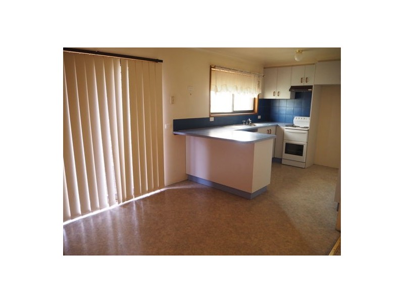 8 Cowper Close, Tamworth NSW 2340