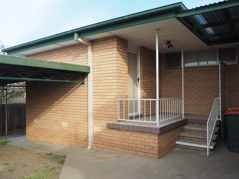 4/3 Edinburgh Avenue, Tamworth NSW 2340