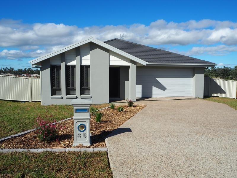 38 Tulipwood Cresent, Tamworth NSW 2340