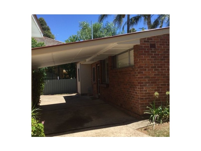 2/27 Napier Street, Tamworth NSW 2340