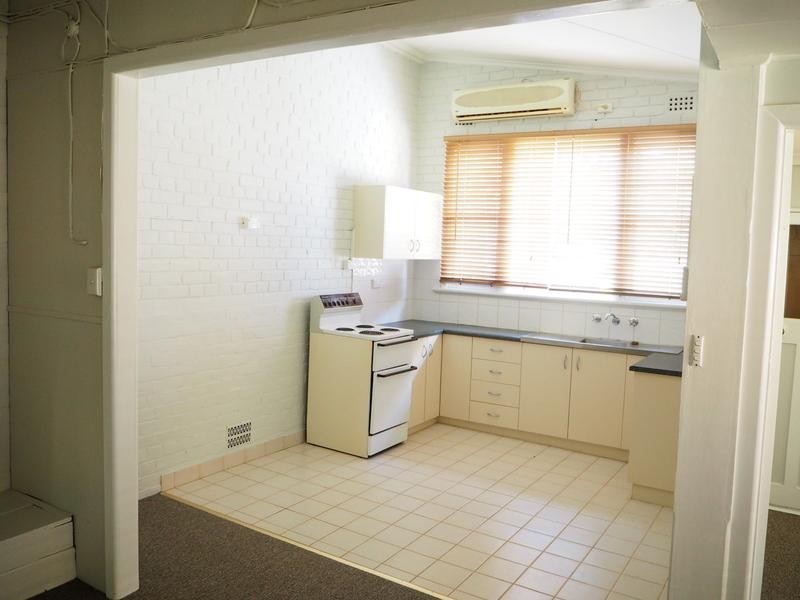 2/27 Napier Street, Tamworth NSW 2340