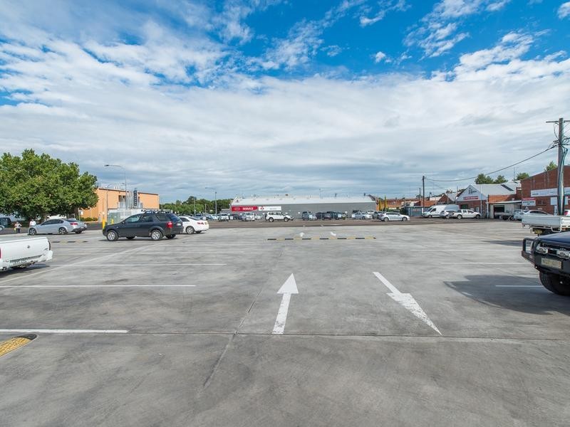 8-16 Brisbane Street, Tamworth NSW 2340