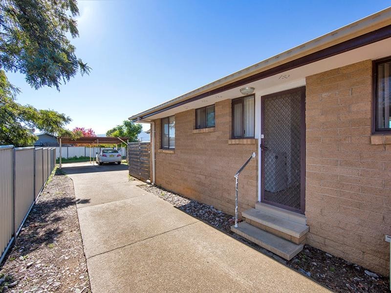 2/4 Woodstock Street, Tamworth NSW 2340