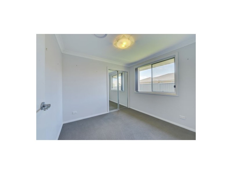 17 Regal Park Drive, Tamworth NSW 2340