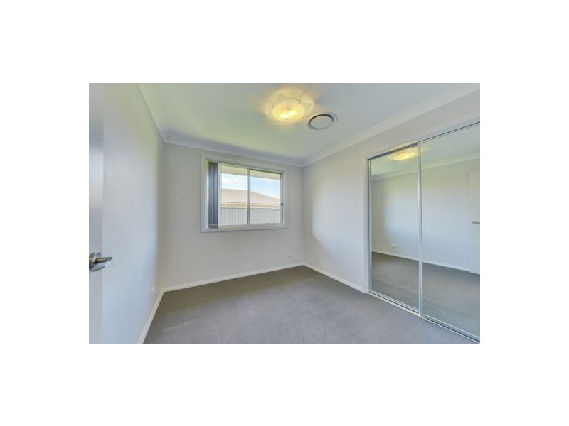 17 Regal Park Drive, Tamworth NSW 2340